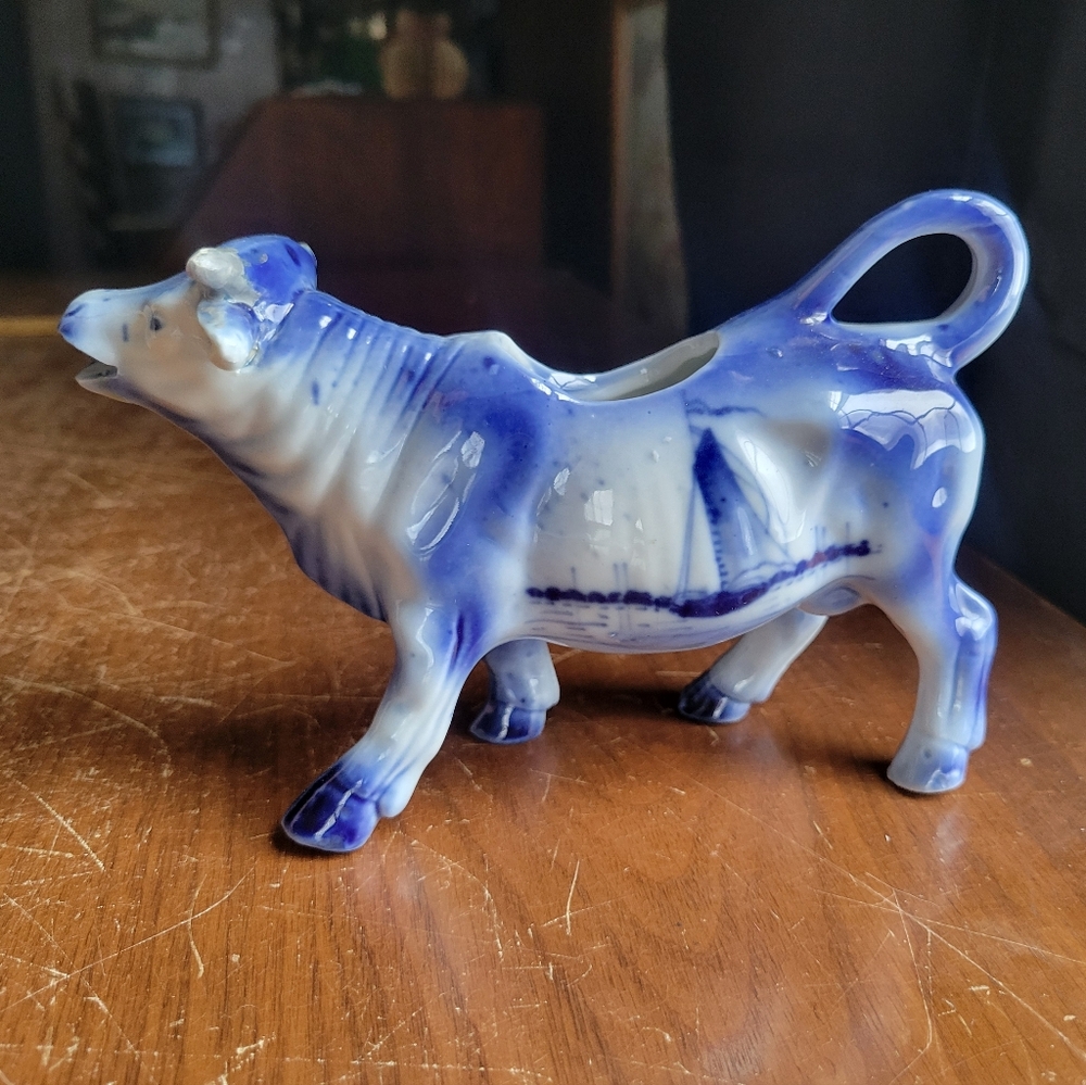 VINTAGE DELFT STYLE BLUE & WHITE COW CREAMER W SAILBOAT DESIGN /MADE IN GERMANY
